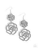 reminiscent-rosette-silver