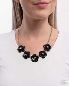 flower-chain-black